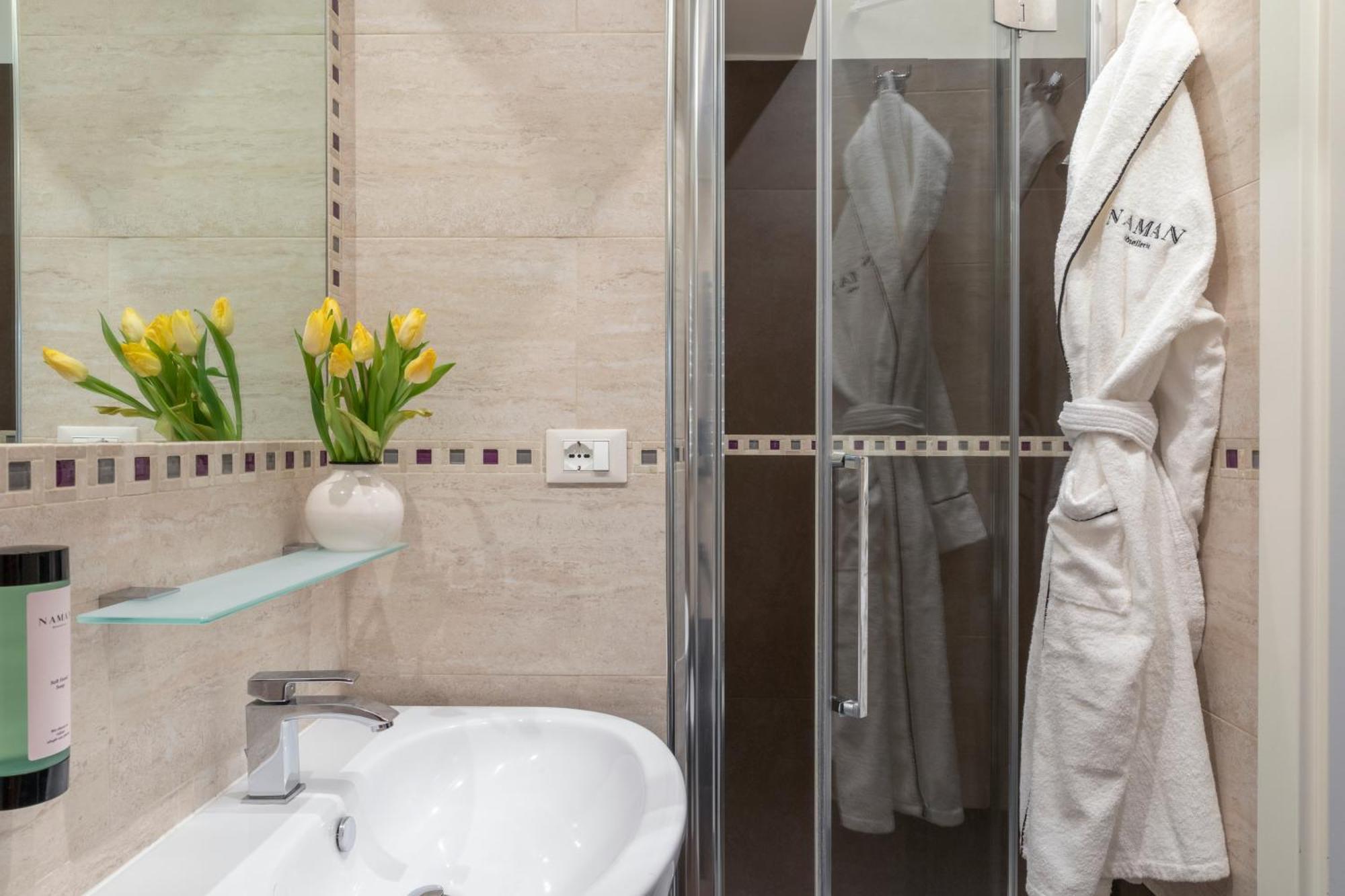 Naman Hotellerie - Spagna Roma Ngoại thất bức ảnh