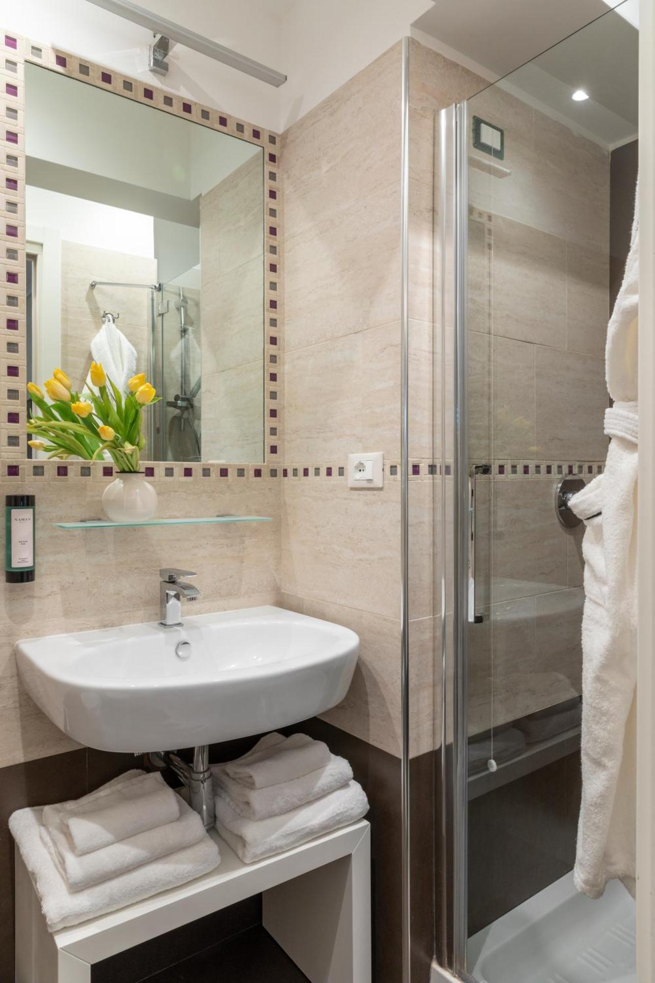 Naman Hotellerie - Spagna Roma Ngoại thất bức ảnh